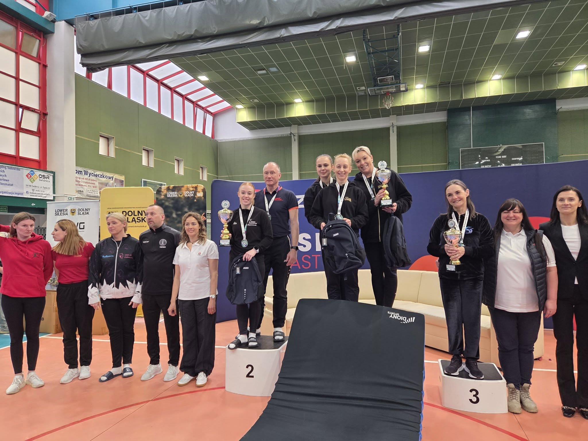 Mistrzowie KPKS Halemba na podium